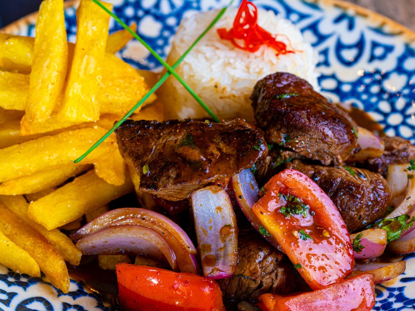 Lomo saltado peruano